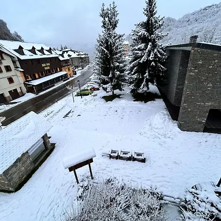 A10 De Formigal, 9 Personas Y Garaje